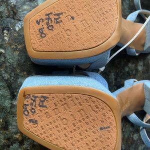 Chic Blue Strappy Heels